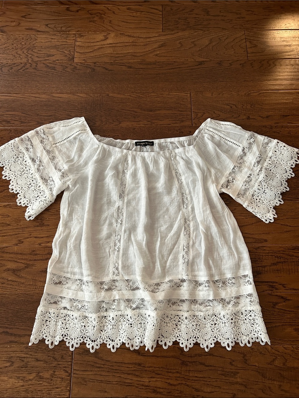 White Lace-Trim Off-Shoulder Women’s Top